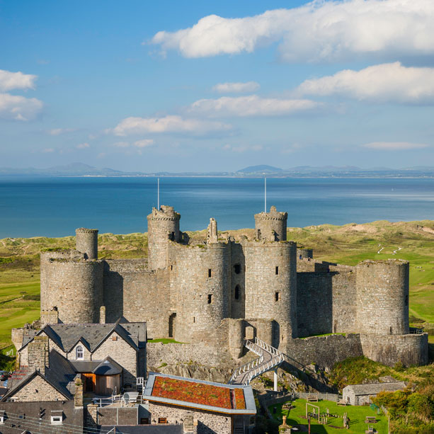 Welsh language Harlech Castle Pamphlet Guide