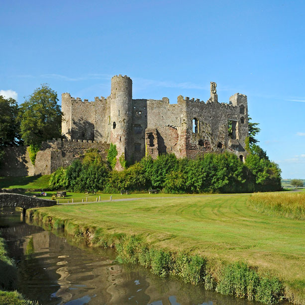 Welsh Language Laugharne Castle Pamphlet Guide